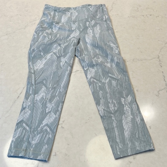 lululemon athletica Pants - Lululemon swift speed HR crop leggings size 6